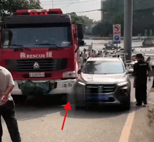 消防车爆料视频,紧急救援瞬间,揭秘火灾现场惊心动魄一幕 第1张 消防车爆料视频,紧急救援瞬间,揭秘火灾现场惊心动魄一幕 第1张